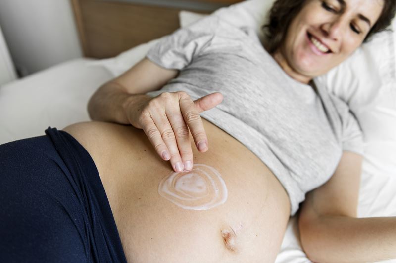 Hamilelikte makyajınızı mutlaka temizleyin | TurkArama Motoru | Sağlık ve Günlük Yaşam için Pratik Bilgiler