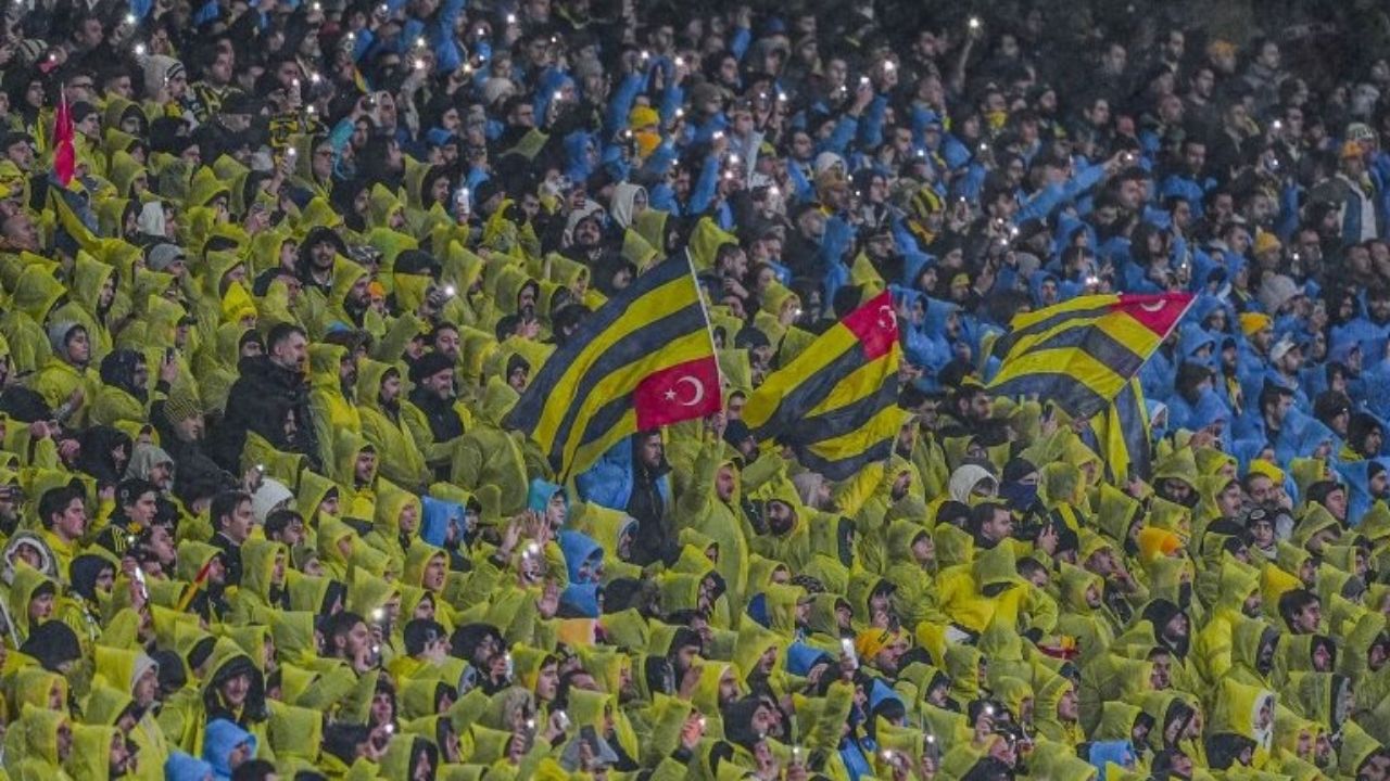 Süper Kupa Finalinde Tribünlere Damga Vuran Destek | TurkArama Motoru | Sağlık ve Günlük Yaşam için Pratik Bilgiler